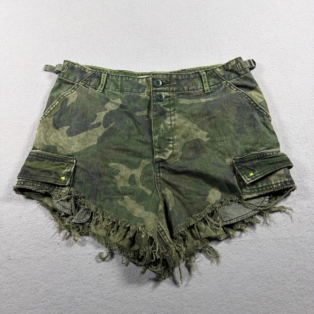 We The Free Shorts Womens 10 Green Camo Cargo Twill Fringe Raw Hem Military